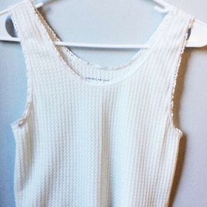 A American Eagle knitted white cropped tank top!
